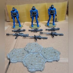 World Of Halo USMC Spartan Gungir/Weapons/Terrain Bases/Yellow Drop Shield Lot